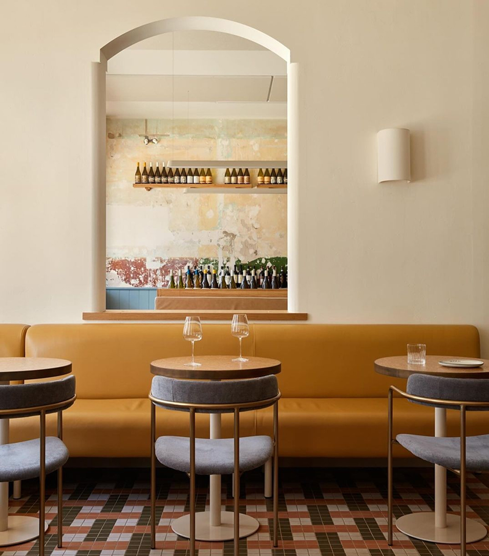 Interieur van een wijnbar